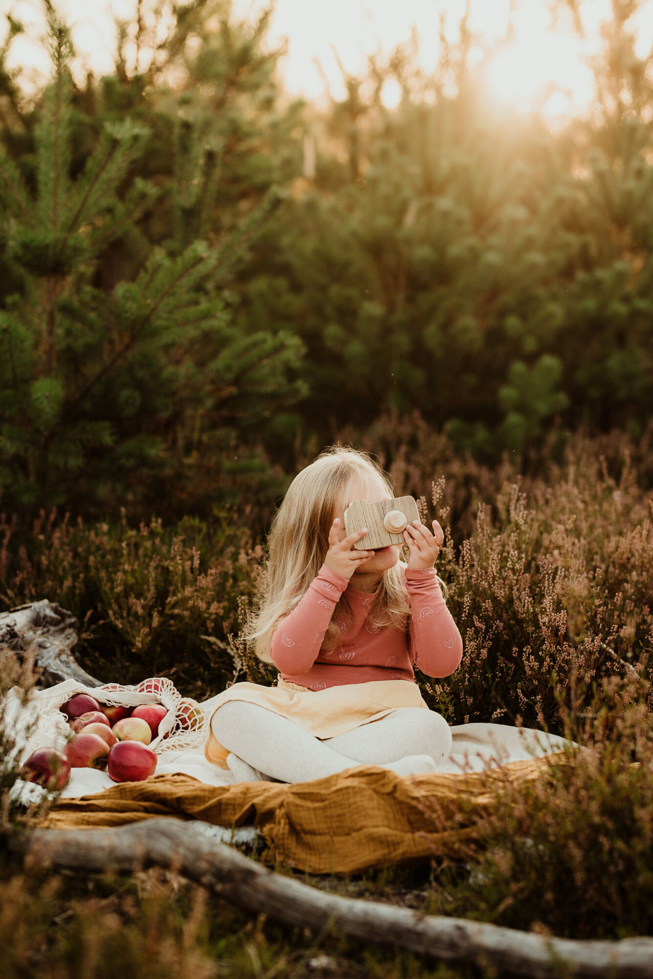 jak fotit přírodu - podzimní focení venku, dětská fotografie