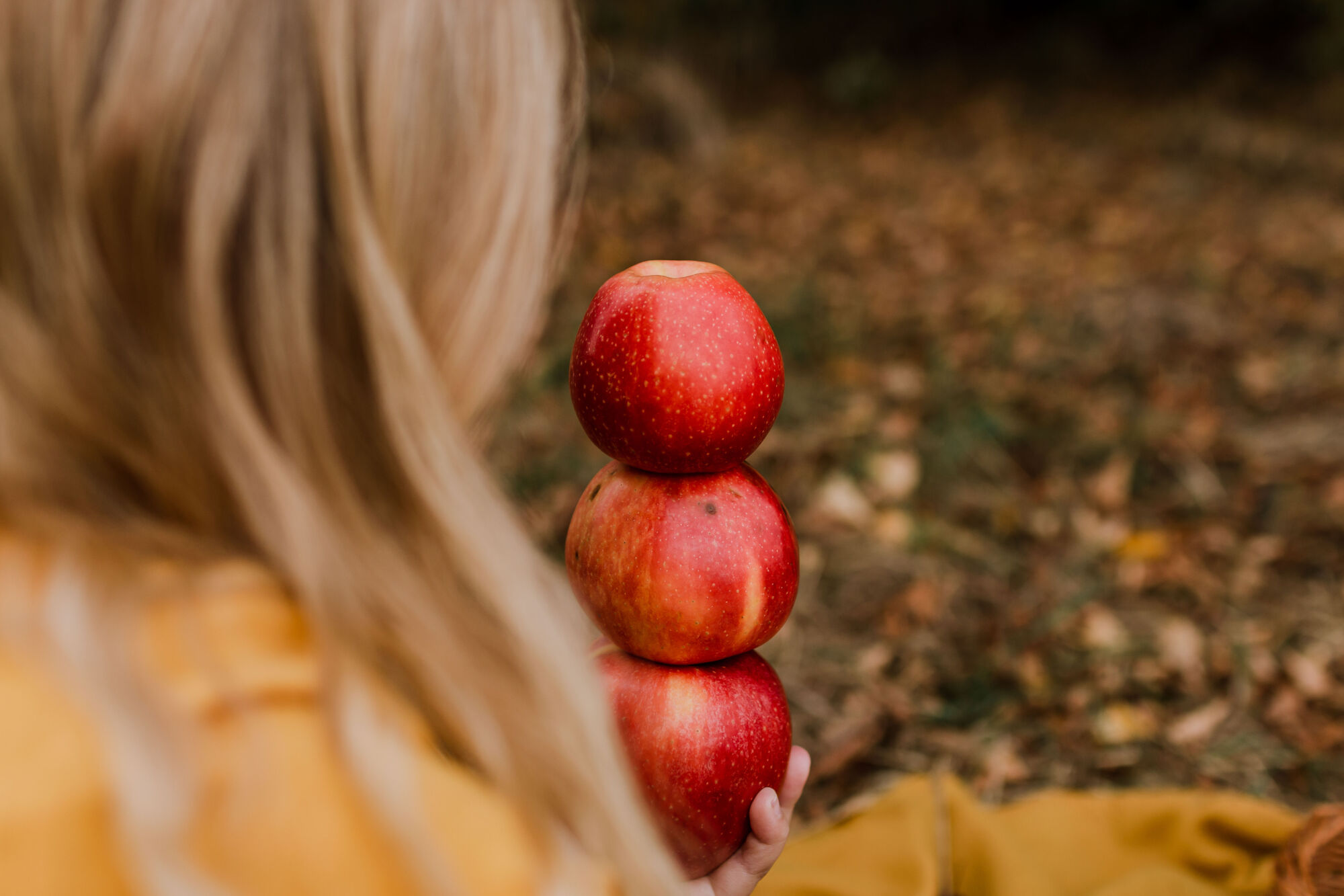 jak fotit přírodu - podzimní focení venku, dětská fotografie