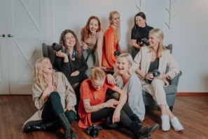 V hledáčku fotografek_ kurzy pro fotografy_nauč se fotit_jak na focení